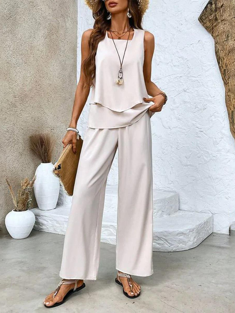 Zoe Two-Piece Set in Beige
